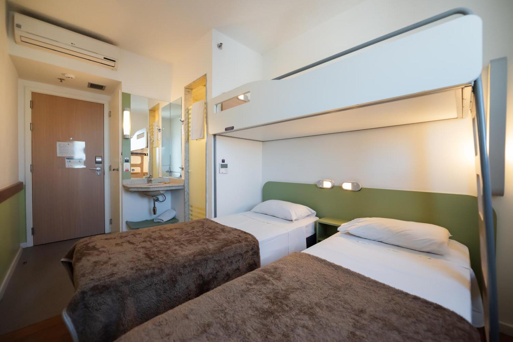 Standard room - 2 twin beds and 1 bunk bed,1714081559:JPEG